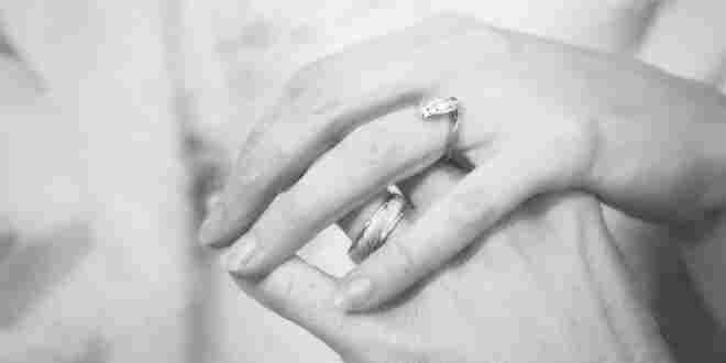 Evlenmek Ve Kariyer Sahibi Olmak İsteyenler Yüzünü Gençleştiriyor